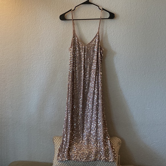 Dress sequence - Picture 10 of 17